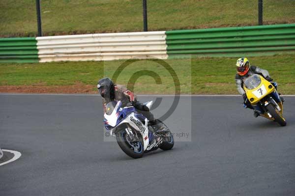 Mallory park Leicestershire;Mallory park photographs;Motorcycle action photographs;Trackday digital images;event digital images;eventdigitalimages;mallory park;no limits trackday;peter wileman photography;trackday;trackday photos