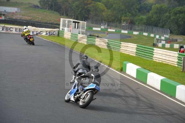 Mallory park Leicestershire;Mallory park photographs;Motorcycle action photographs;Trackday digital images;event digital images;eventdigitalimages;mallory park;no limits trackday;peter wileman photography;trackday;trackday photos