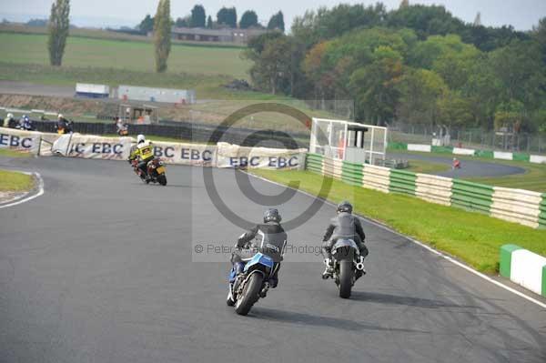 Mallory park Leicestershire;Mallory park photographs;Motorcycle action photographs;Trackday digital images;event digital images;eventdigitalimages;mallory park;no limits trackday;peter wileman photography;trackday;trackday photos