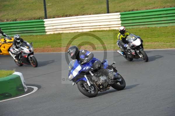 Mallory park Leicestershire;Mallory park photographs;Motorcycle action photographs;Trackday digital images;event digital images;eventdigitalimages;mallory park;no limits trackday;peter wileman photography;trackday;trackday photos