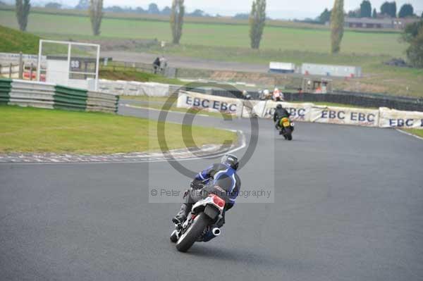 Mallory park Leicestershire;Mallory park photographs;Motorcycle action photographs;Trackday digital images;event digital images;eventdigitalimages;mallory park;no limits trackday;peter wileman photography;trackday;trackday photos