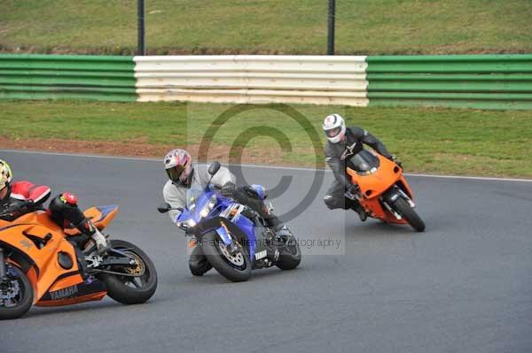 Mallory park Leicestershire;Mallory park photographs;Motorcycle action photographs;Trackday digital images;event digital images;eventdigitalimages;mallory park;no limits trackday;peter wileman photography;trackday;trackday photos