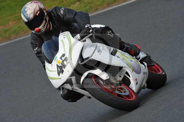 Mallory park Leicestershire;Mallory park photographs;Motorcycle action photographs;Trackday digital images;event digital images;eventdigitalimages;mallory park;no limits trackday;peter wileman photography;trackday;trackday photos