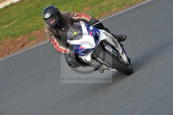 Mallory park Leicestershire;Mallory park photographs;Motorcycle action photographs;Trackday digital images;event digital images;eventdigitalimages;mallory park;no limits trackday;peter wileman photography;trackday;trackday photos