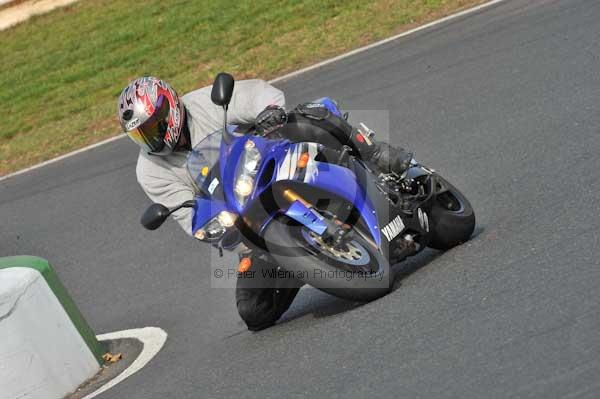 Mallory park Leicestershire;Mallory park photographs;Motorcycle action photographs;Trackday digital images;event digital images;eventdigitalimages;mallory park;no limits trackday;peter wileman photography;trackday;trackday photos