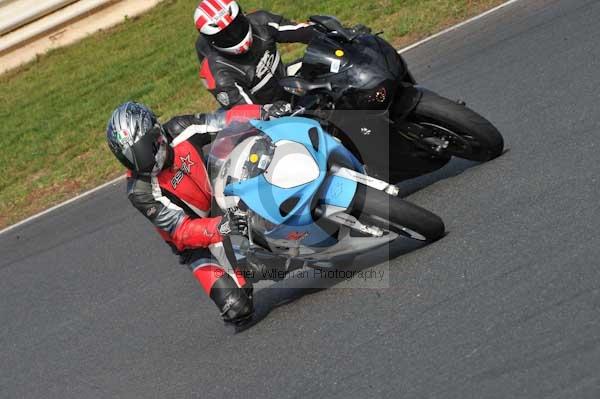 Mallory park Leicestershire;Mallory park photographs;Motorcycle action photographs;Trackday digital images;event digital images;eventdigitalimages;mallory park;no limits trackday;peter wileman photography;trackday;trackday photos