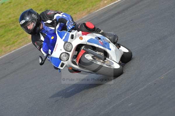 Mallory park Leicestershire;Mallory park photographs;Motorcycle action photographs;Trackday digital images;event digital images;eventdigitalimages;mallory park;no limits trackday;peter wileman photography;trackday;trackday photos