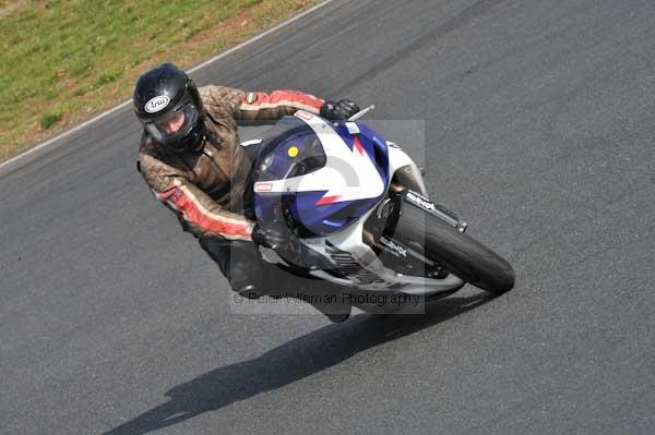 Mallory park Leicestershire;Mallory park photographs;Motorcycle action photographs;Trackday digital images;event digital images;eventdigitalimages;mallory park;no limits trackday;peter wileman photography;trackday;trackday photos