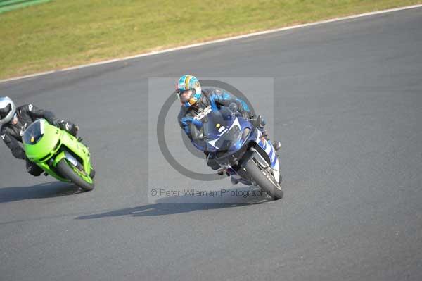 Mallory park Leicestershire;Mallory park photographs;Motorcycle action photographs;Trackday digital images;event digital images;eventdigitalimages;mallory park;no limits trackday;peter wileman photography;trackday;trackday photos