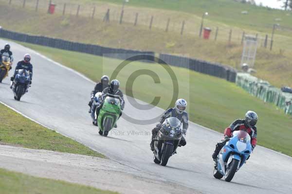 Mallory park Leicestershire;Mallory park photographs;Motorcycle action photographs;Trackday digital images;event digital images;eventdigitalimages;mallory park;no limits trackday;peter wileman photography;trackday;trackday photos