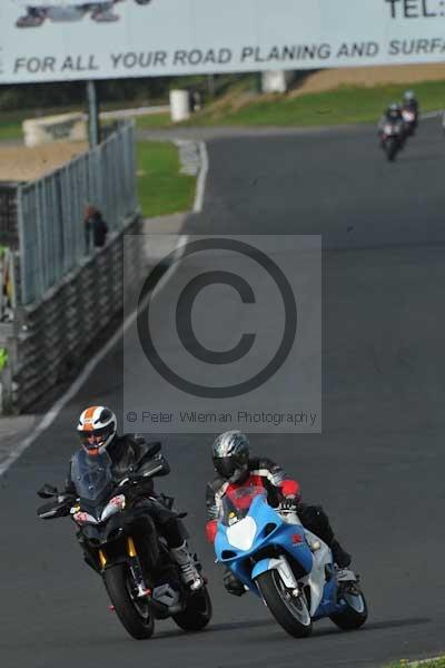 Mallory park Leicestershire;Mallory park photographs;Motorcycle action photographs;Trackday digital images;event digital images;eventdigitalimages;mallory park;no limits trackday;peter wileman photography;trackday;trackday photos