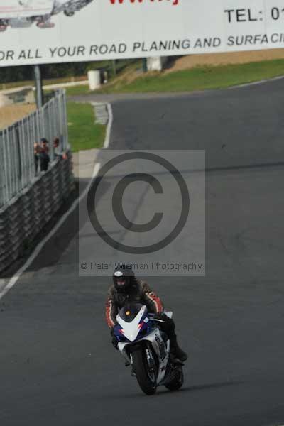 Mallory park Leicestershire;Mallory park photographs;Motorcycle action photographs;Trackday digital images;event digital images;eventdigitalimages;mallory park;no limits trackday;peter wileman photography;trackday;trackday photos