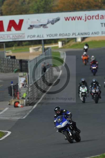 Mallory park Leicestershire;Mallory park photographs;Motorcycle action photographs;Trackday digital images;event digital images;eventdigitalimages;mallory park;no limits trackday;peter wileman photography;trackday;trackday photos