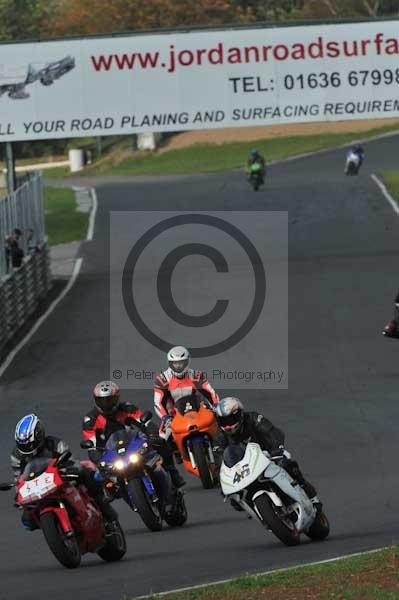 Mallory park Leicestershire;Mallory park photographs;Motorcycle action photographs;Trackday digital images;event digital images;eventdigitalimages;mallory park;no limits trackday;peter wileman photography;trackday;trackday photos