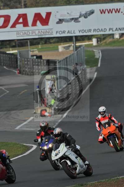 Mallory park Leicestershire;Mallory park photographs;Motorcycle action photographs;Trackday digital images;event digital images;eventdigitalimages;mallory park;no limits trackday;peter wileman photography;trackday;trackday photos