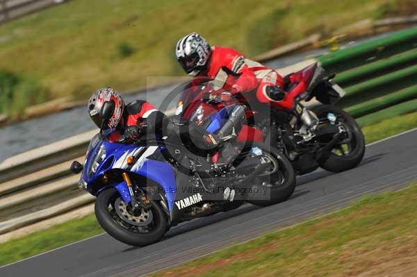 Mallory park Leicestershire;Mallory park photographs;Motorcycle action photographs;Trackday digital images;event digital images;eventdigitalimages;mallory park;no limits trackday;peter wileman photography;trackday;trackday photos