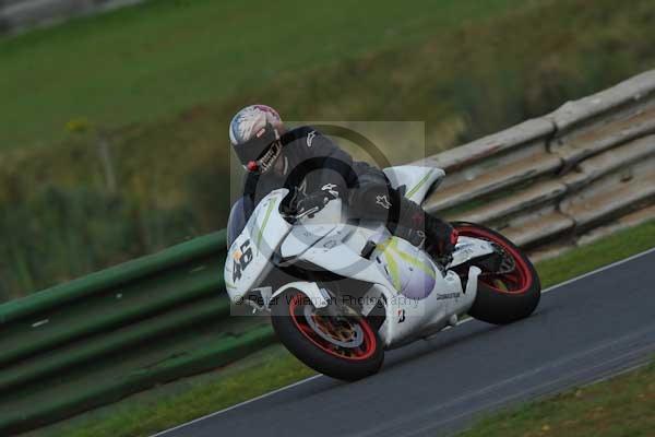 Mallory park Leicestershire;Mallory park photographs;Motorcycle action photographs;Trackday digital images;event digital images;eventdigitalimages;mallory park;no limits trackday;peter wileman photography;trackday;trackday photos