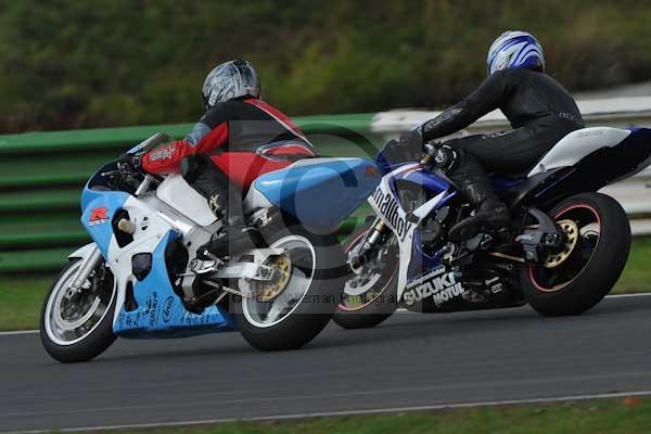 Mallory park Leicestershire;Mallory park photographs;Motorcycle action photographs;Trackday digital images;event digital images;eventdigitalimages;mallory park;no limits trackday;peter wileman photography;trackday;trackday photos