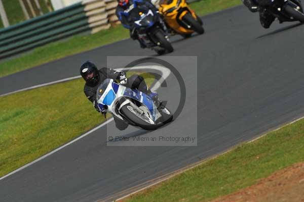 Mallory park Leicestershire;Mallory park photographs;Motorcycle action photographs;Trackday digital images;event digital images;eventdigitalimages;mallory park;no limits trackday;peter wileman photography;trackday;trackday photos