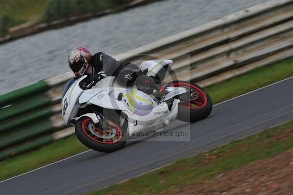 Mallory park Leicestershire;Mallory park photographs;Motorcycle action photographs;Trackday digital images;event digital images;eventdigitalimages;mallory park;no limits trackday;peter wileman photography;trackday;trackday photos