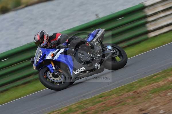 Mallory park Leicestershire;Mallory park photographs;Motorcycle action photographs;Trackday digital images;event digital images;eventdigitalimages;mallory park;no limits trackday;peter wileman photography;trackday;trackday photos