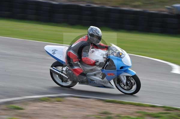 Mallory park Leicestershire;Mallory park photographs;Motorcycle action photographs;Trackday digital images;event digital images;eventdigitalimages;mallory park;no limits trackday;peter wileman photography;trackday;trackday photos