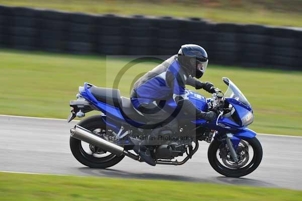 Mallory park Leicestershire;Mallory park photographs;Motorcycle action photographs;Trackday digital images;event digital images;eventdigitalimages;mallory park;no limits trackday;peter wileman photography;trackday;trackday photos