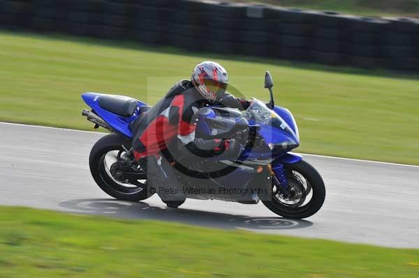 Mallory park Leicestershire;Mallory park photographs;Motorcycle action photographs;Trackday digital images;event digital images;eventdigitalimages;mallory park;no limits trackday;peter wileman photography;trackday;trackday photos