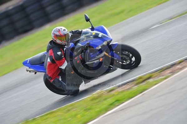 Mallory park Leicestershire;Mallory park photographs;Motorcycle action photographs;Trackday digital images;event digital images;eventdigitalimages;mallory park;no limits trackday;peter wileman photography;trackday;trackday photos