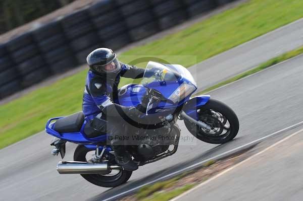 Mallory park Leicestershire;Mallory park photographs;Motorcycle action photographs;Trackday digital images;event digital images;eventdigitalimages;mallory park;no limits trackday;peter wileman photography;trackday;trackday photos