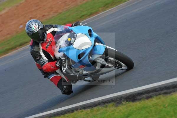 Mallory park Leicestershire;Mallory park photographs;Motorcycle action photographs;Trackday digital images;event digital images;eventdigitalimages;mallory park;no limits trackday;peter wileman photography;trackday;trackday photos