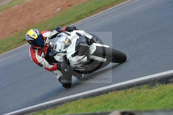 Mallory park Leicestershire;Mallory park photographs;Motorcycle action photographs;Trackday digital images;event digital images;eventdigitalimages;mallory park;no limits trackday;peter wileman photography;trackday;trackday photos