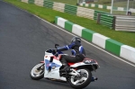 Mallory-park-Leicestershire;Mallory-park-photographs;Motorcycle-action-photographs;Trackday-digital-images;event-digital-images;eventdigitalimages;mallory-park;no-limits-trackday;peter-wileman-photography;trackday;trackday-photos