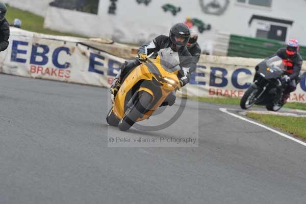 Mallory park Leicestershire;Mallory park photographs;Motorcycle action photographs;Trackday digital images;event digital images;eventdigitalimages;mallory park;no limits trackday;peter wileman photography;trackday;trackday photos