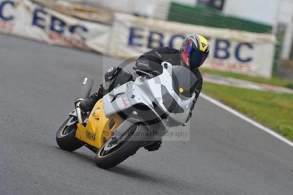 Mallory park Leicestershire;Mallory park photographs;Motorcycle action photographs;Trackday digital images;event digital images;eventdigitalimages;mallory park;no limits trackday;peter wileman photography;trackday;trackday photos