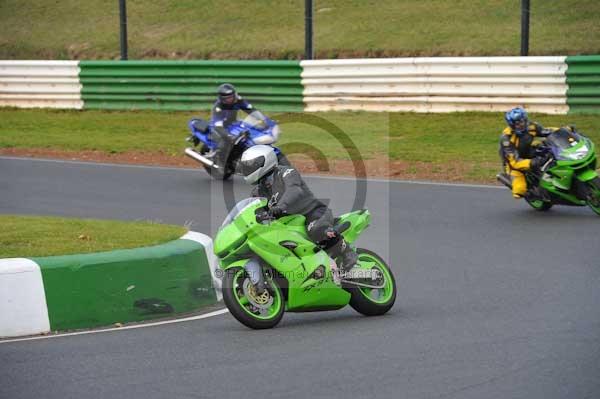 Mallory park Leicestershire;Mallory park photographs;Motorcycle action photographs;Trackday digital images;event digital images;eventdigitalimages;mallory park;no limits trackday;peter wileman photography;trackday;trackday photos