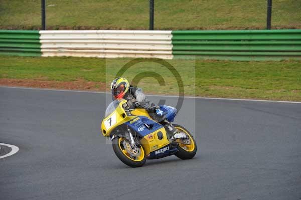 Mallory park Leicestershire;Mallory park photographs;Motorcycle action photographs;Trackday digital images;event digital images;eventdigitalimages;mallory park;no limits trackday;peter wileman photography;trackday;trackday photos