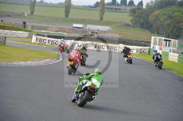 Mallory park Leicestershire;Mallory park photographs;Motorcycle action photographs;Trackday digital images;event digital images;eventdigitalimages;mallory park;no limits trackday;peter wileman photography;trackday;trackday photos