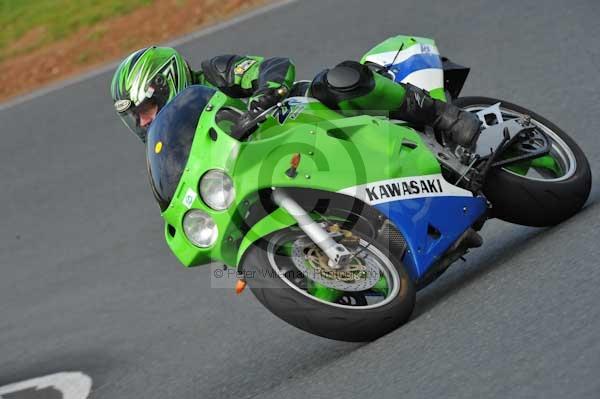 Mallory park Leicestershire;Mallory park photographs;Motorcycle action photographs;Trackday digital images;event digital images;eventdigitalimages;mallory park;no limits trackday;peter wileman photography;trackday;trackday photos