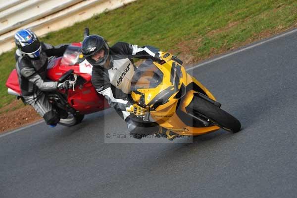 Mallory park Leicestershire;Mallory park photographs;Motorcycle action photographs;Trackday digital images;event digital images;eventdigitalimages;mallory park;no limits trackday;peter wileman photography;trackday;trackday photos