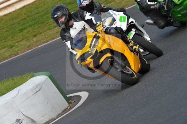 Mallory park Leicestershire;Mallory park photographs;Motorcycle action photographs;Trackday digital images;event digital images;eventdigitalimages;mallory park;no limits trackday;peter wileman photography;trackday;trackday photos