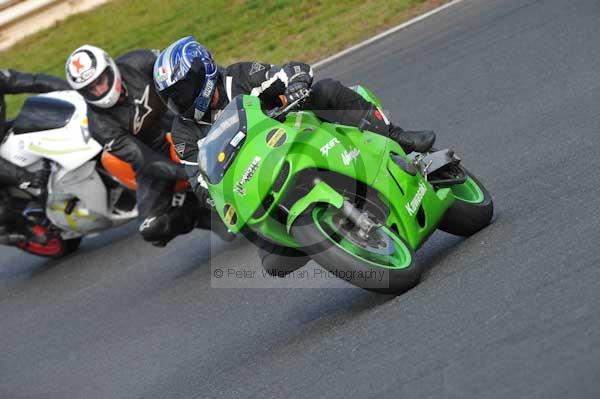 Mallory park Leicestershire;Mallory park photographs;Motorcycle action photographs;Trackday digital images;event digital images;eventdigitalimages;mallory park;no limits trackday;peter wileman photography;trackday;trackday photos