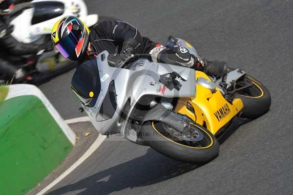 Mallory park Leicestershire;Mallory park photographs;Motorcycle action photographs;Trackday digital images;event digital images;eventdigitalimages;mallory park;no limits trackday;peter wileman photography;trackday;trackday photos