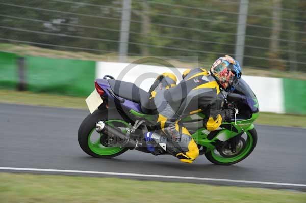 Mallory park Leicestershire;Mallory park photographs;Motorcycle action photographs;Trackday digital images;event digital images;eventdigitalimages;mallory park;no limits trackday;peter wileman photography;trackday;trackday photos