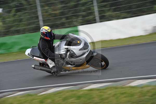 Mallory park Leicestershire;Mallory park photographs;Motorcycle action photographs;Trackday digital images;event digital images;eventdigitalimages;mallory park;no limits trackday;peter wileman photography;trackday;trackday photos