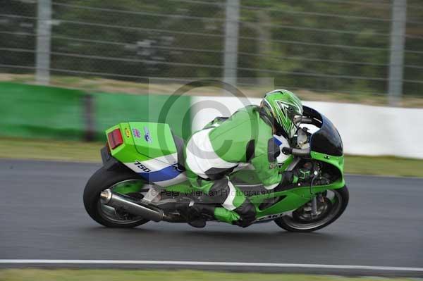 Mallory park Leicestershire;Mallory park photographs;Motorcycle action photographs;Trackday digital images;event digital images;eventdigitalimages;mallory park;no limits trackday;peter wileman photography;trackday;trackday photos