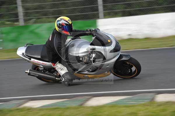 Mallory park Leicestershire;Mallory park photographs;Motorcycle action photographs;Trackday digital images;event digital images;eventdigitalimages;mallory park;no limits trackday;peter wileman photography;trackday;trackday photos