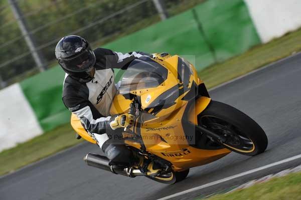 Mallory park Leicestershire;Mallory park photographs;Motorcycle action photographs;Trackday digital images;event digital images;eventdigitalimages;mallory park;no limits trackday;peter wileman photography;trackday;trackday photos