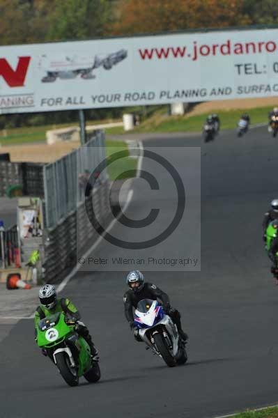 Mallory park Leicestershire;Mallory park photographs;Motorcycle action photographs;Trackday digital images;event digital images;eventdigitalimages;mallory park;no limits trackday;peter wileman photography;trackday;trackday photos