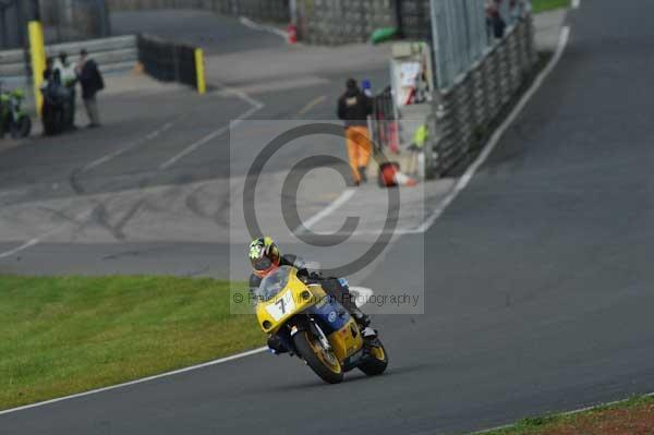 Mallory park Leicestershire;Mallory park photographs;Motorcycle action photographs;Trackday digital images;event digital images;eventdigitalimages;mallory park;no limits trackday;peter wileman photography;trackday;trackday photos